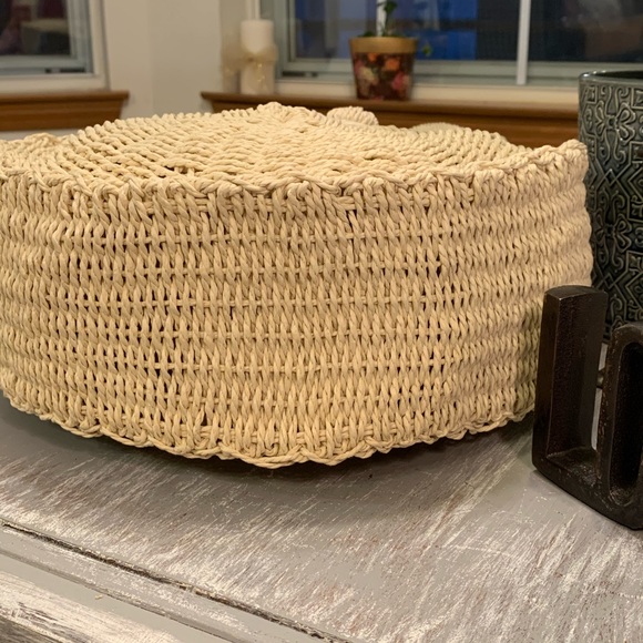 Round straw crossbody tote bag - Picture 4 of 8